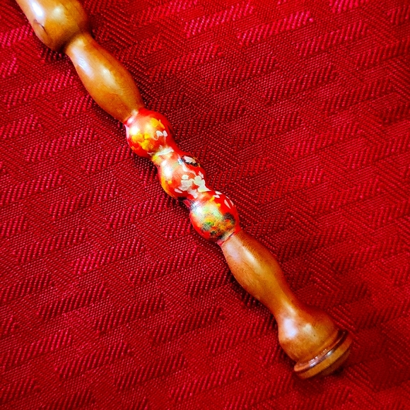 Hand Made & Painted Wooden "Harry Potter" type wand (Black Cherry) - Picture 2 of 2